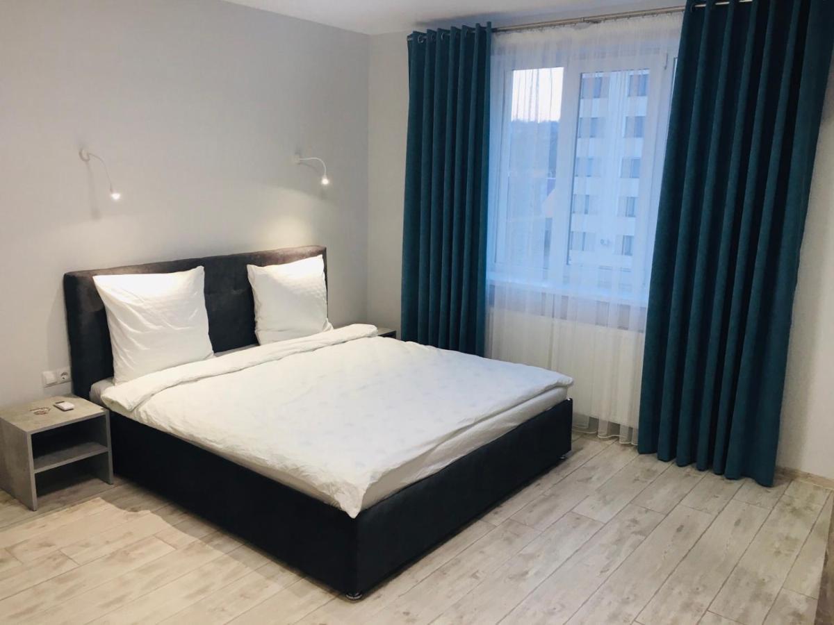Apartment Edelweiss Uzhhorod Bagian luar foto