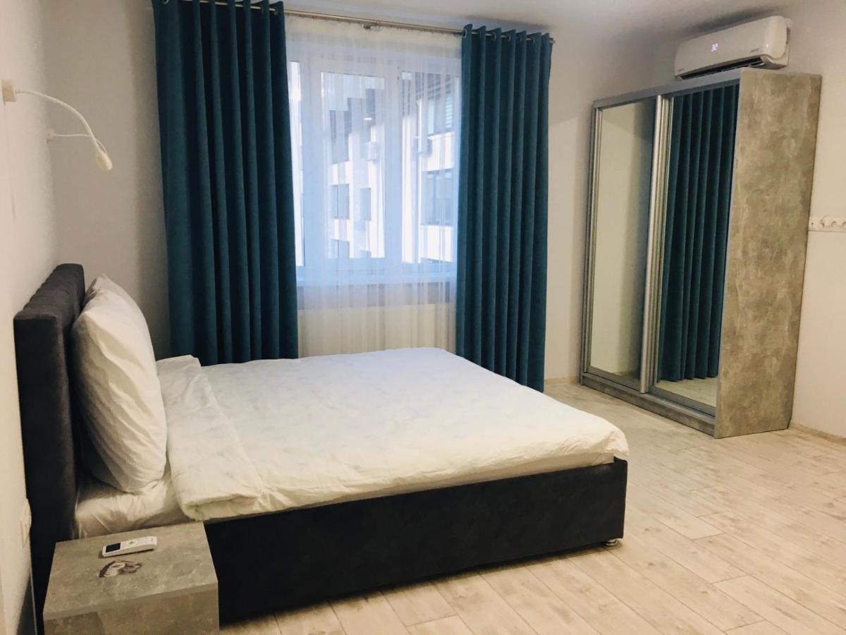 Apartment Edelweiss Uzhhorod Bagian luar foto