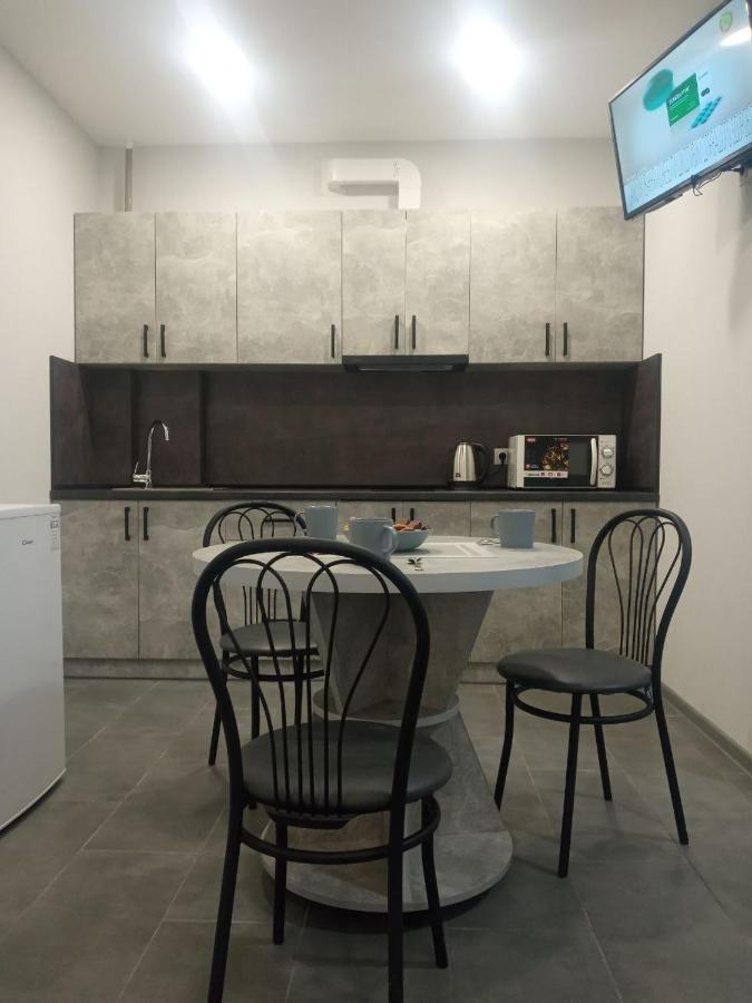 Apartment Edelweiss Uzhhorod Bagian luar foto