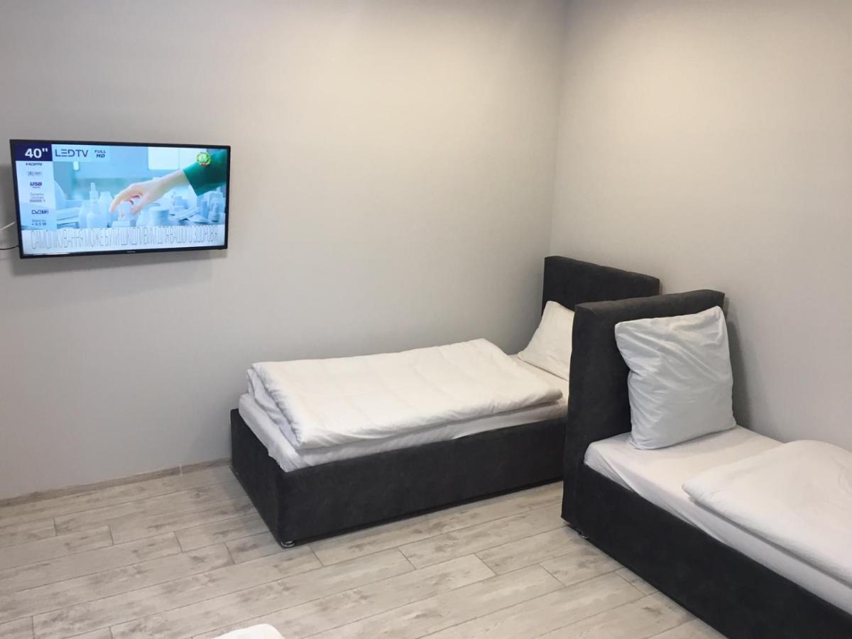 Apartment Edelweiss Uzhhorod Bagian luar foto