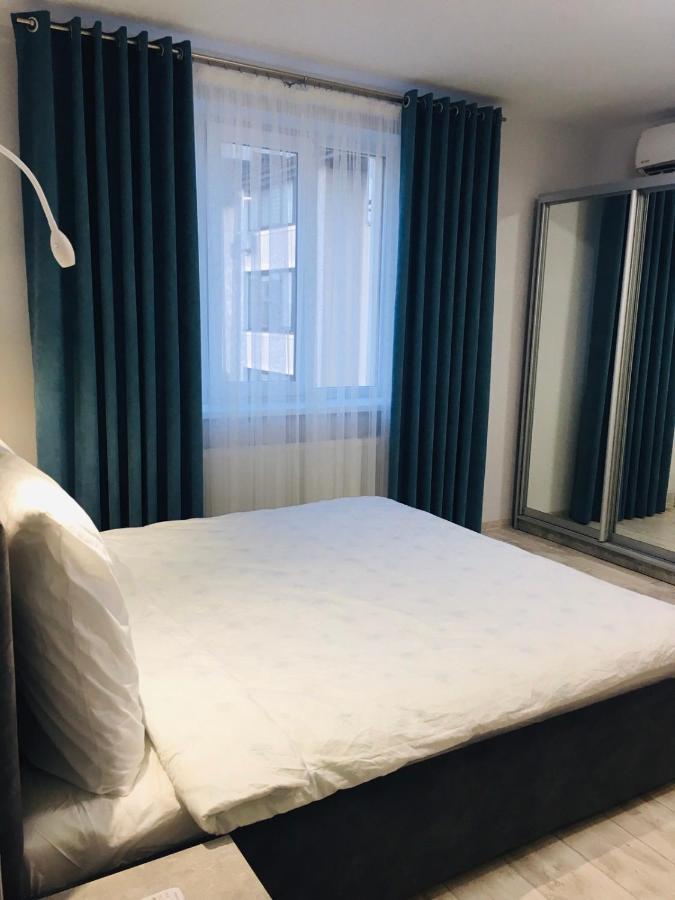 Apartment Edelweiss Uzhhorod Bagian luar foto