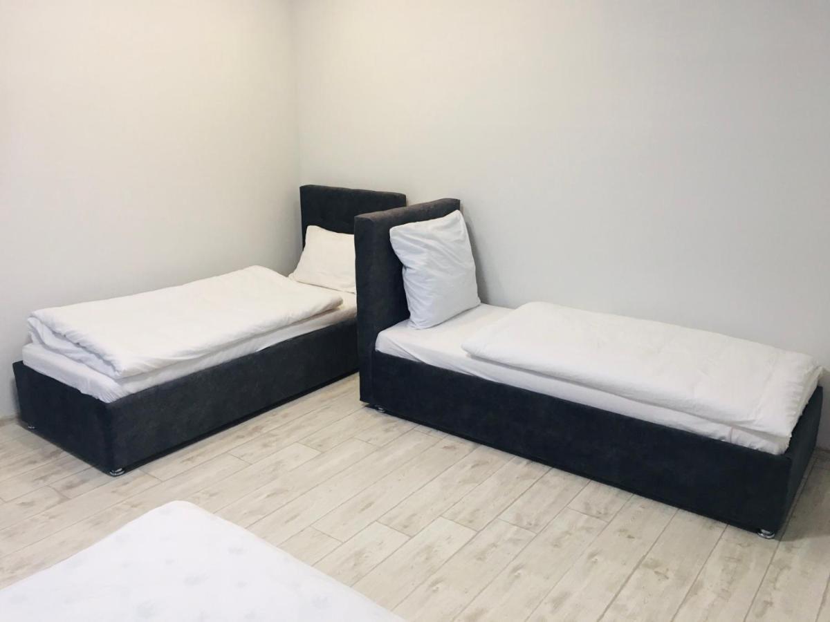 Apartment Edelweiss Uzhhorod Bagian luar foto