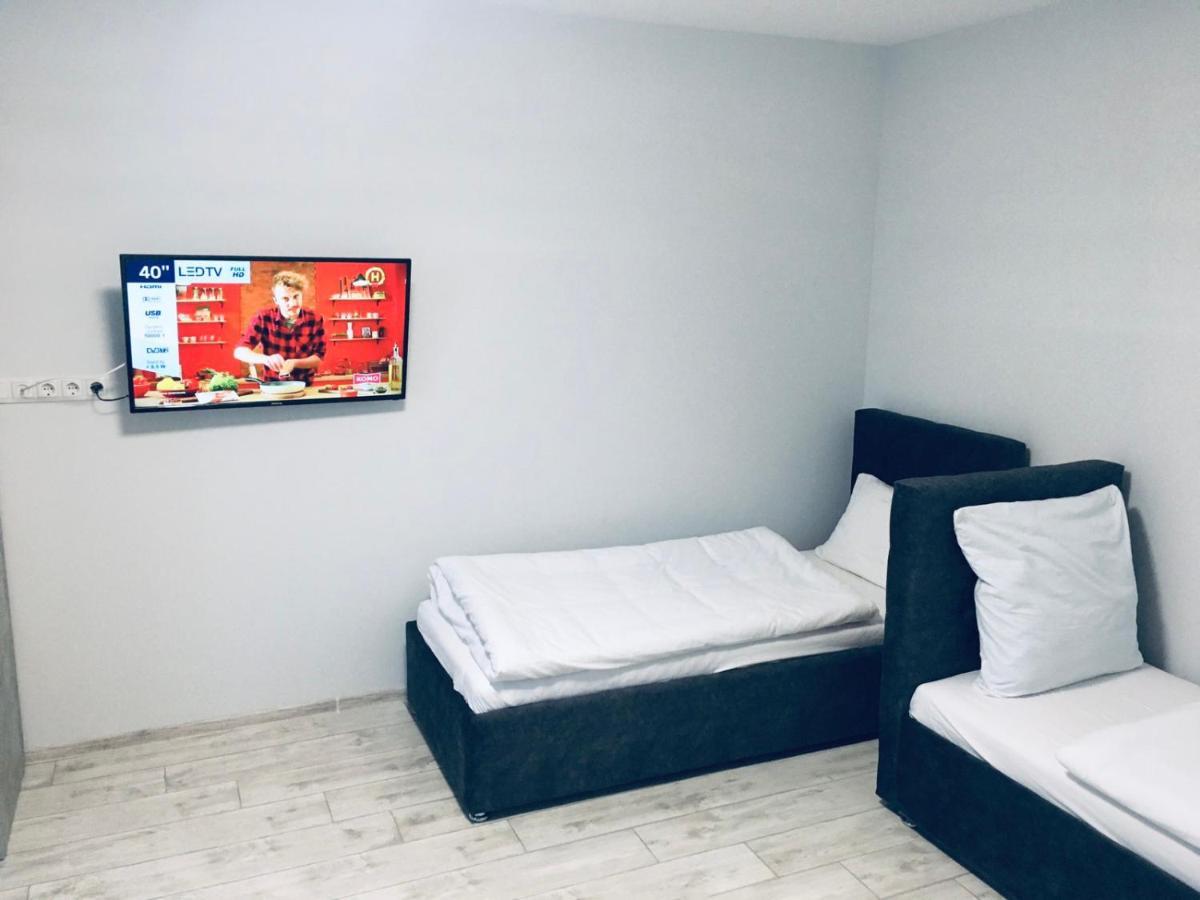 Apartment Edelweiss Uzhhorod Bagian luar foto