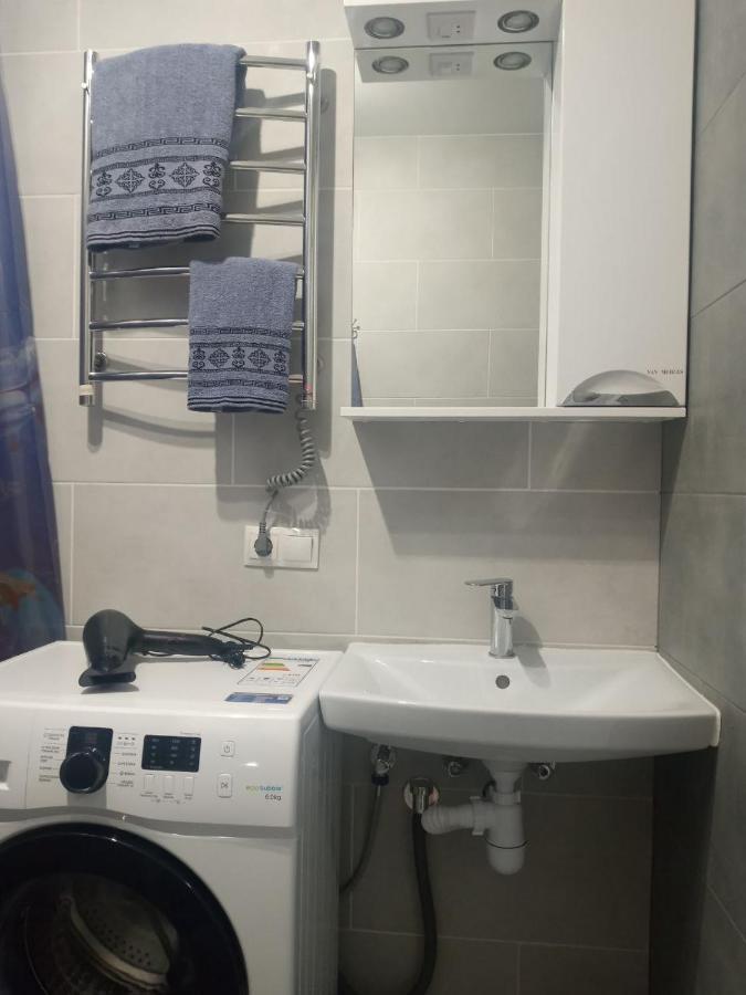 Apartment Edelweiss Uzhhorod Bagian luar foto