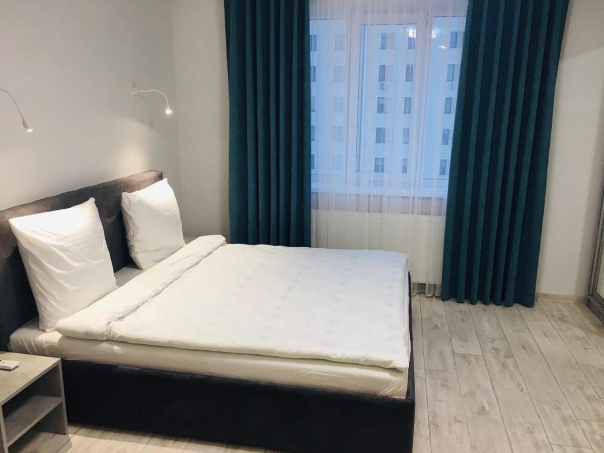 Apartment Edelweiss Uzhhorod Bagian luar foto