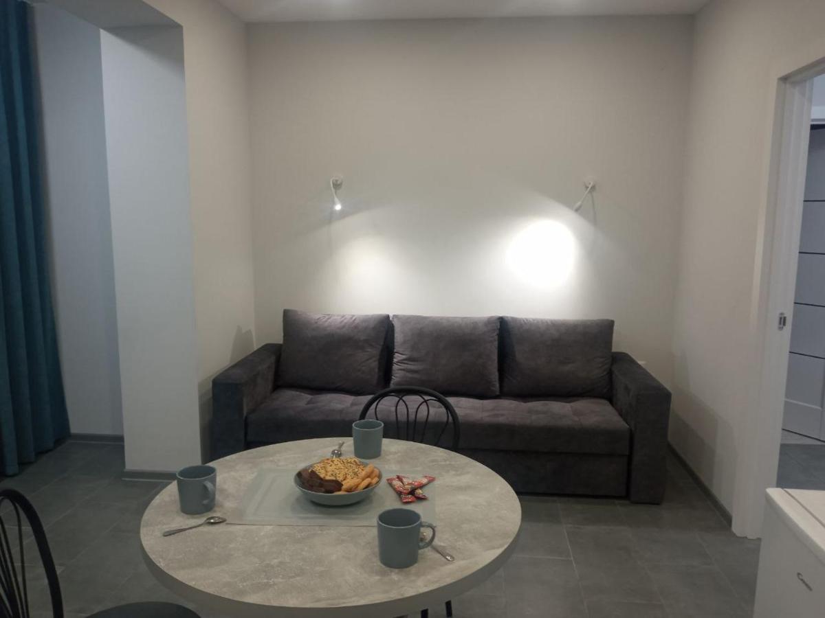Apartment Edelweiss Uzhhorod Bagian luar foto