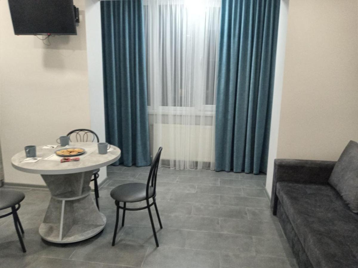 Apartment Edelweiss Uzhhorod Bagian luar foto