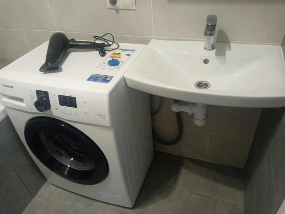 Apartment Edelweiss Uzhhorod Bagian luar foto
